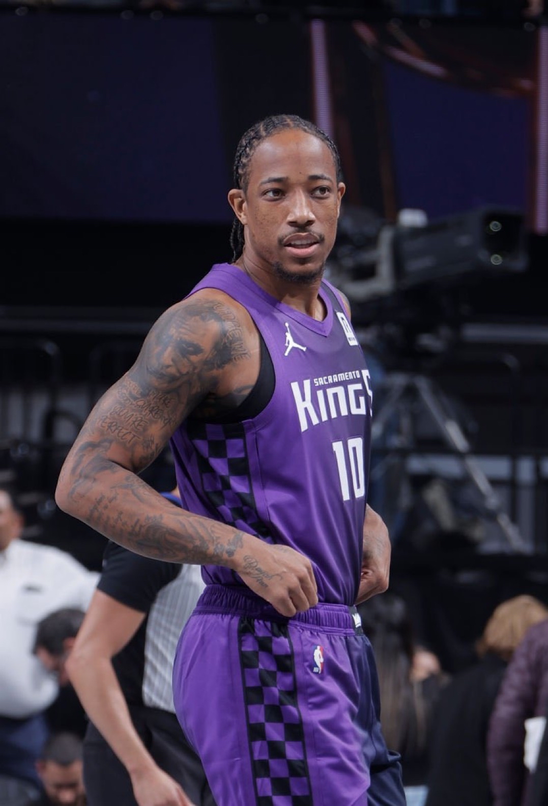 层面占据绝 层面占据绝