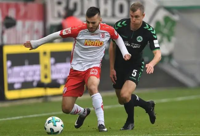 法国队以 法国队以