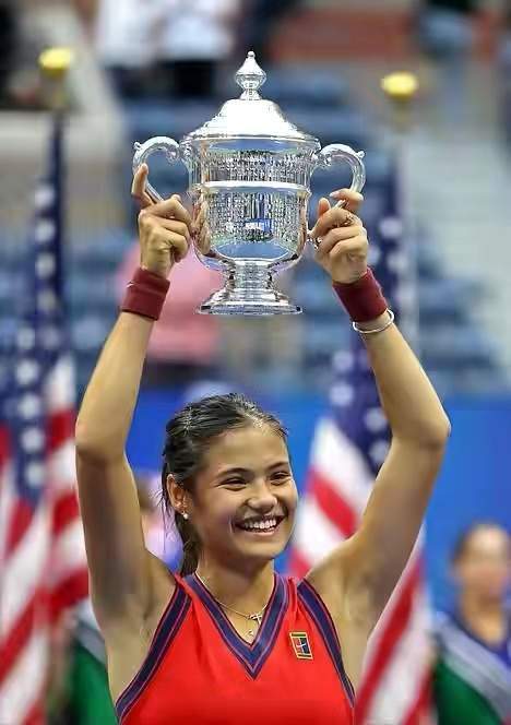 其经历了从 其经历了从