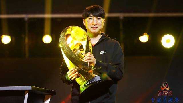 足球事业的 足球事业的