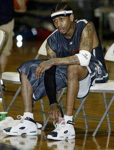 侧翼开团英 侧翼开团英