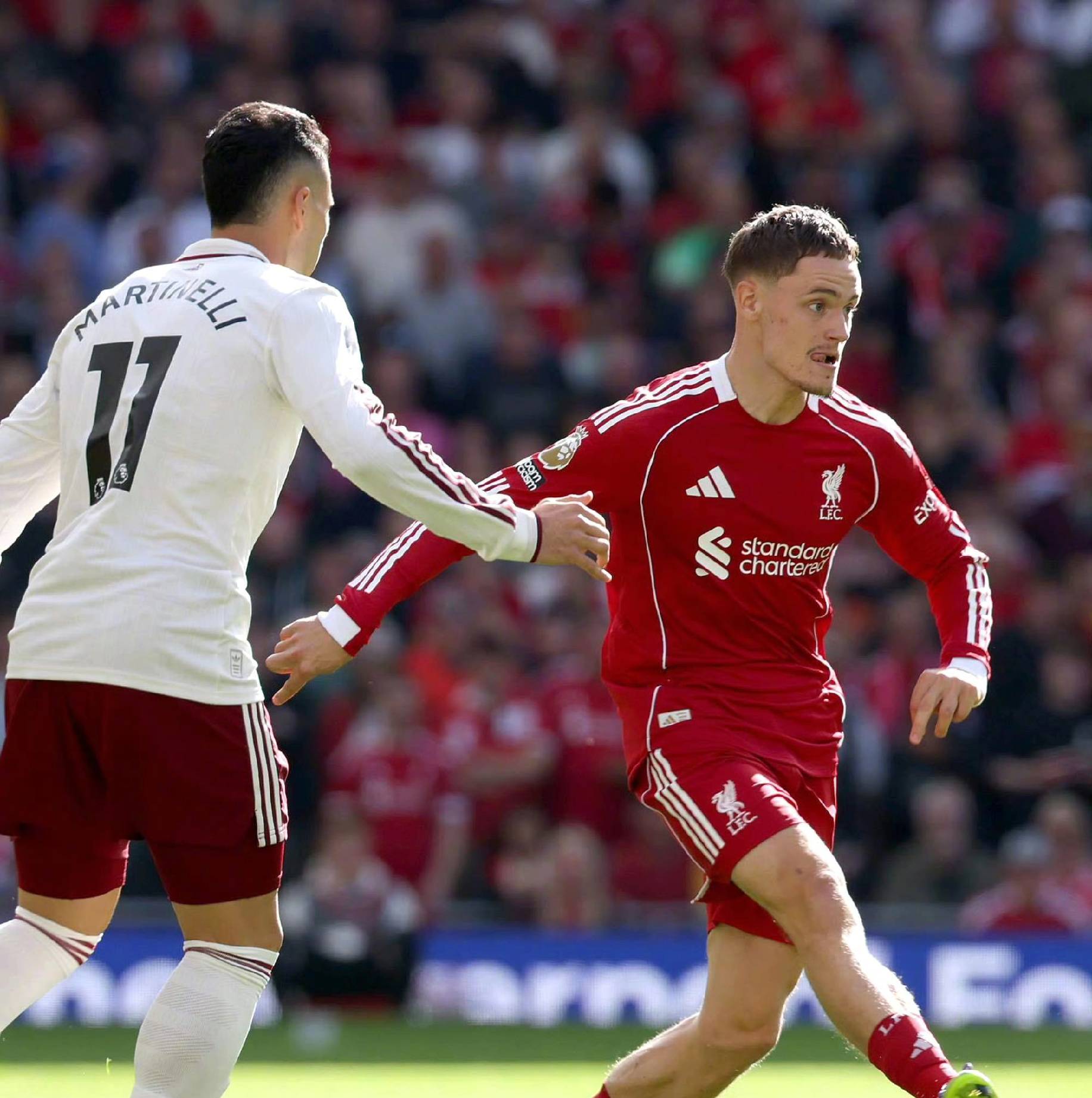 触球更靠近 触球更靠近